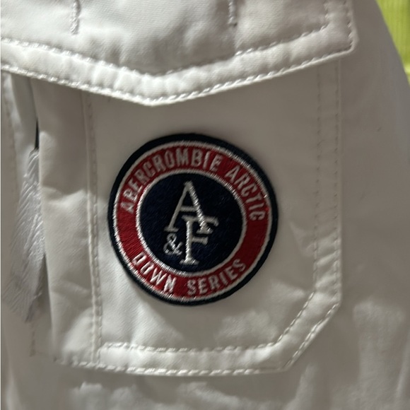 New w/tags Abercrombie and Fitch large down filled jacket - Picture 2 of 9